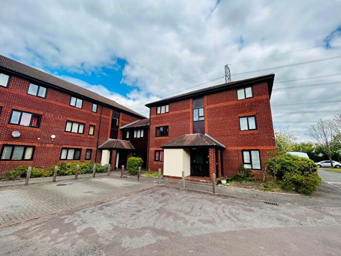 Flat To Rent In Didcot, Oxfordshire, OX11