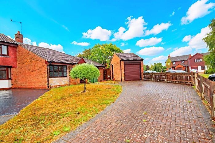 3 Bedroom Semi-Detached Bungalow For Sale In Montpelier Gate, Allington, Maidstone, Kent, ME16