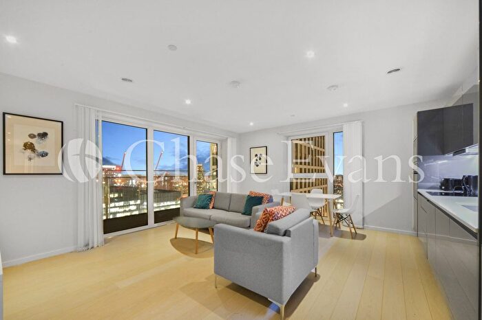 2 Bedroom Flat To Rent In Glasshouse Gardens, Stratford, London, E20