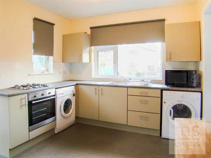 2 Bedroom Detached House To Rent In Rathmines Close, Lenton, Nottingham, NG7