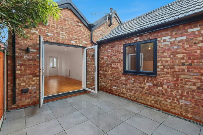 2 Bedroom Bungalow To Rent In Crawley Road, London, N22