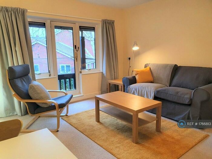 1 Bedroom Flat To Rent In Queens's Park Road, Chester, CH4