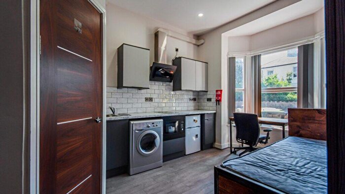 Studio To Rent In Pershore Road, Selly Park, Birmingham, B29