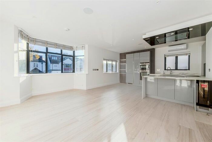 2 Bedroom Flat To Rent In Middleton Road, Hampstead Garden Suburb, NW11