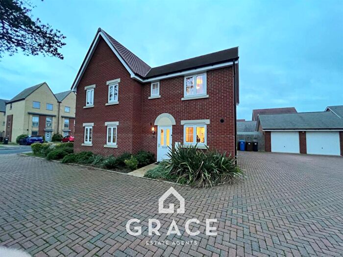 3 Bedroom Semi Detached House For Sale In Ribbons Park Road, Ipswich, IP3