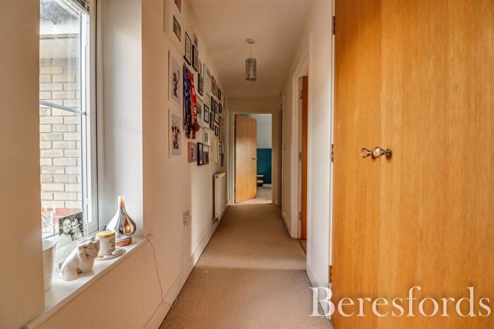 2 Bedroom Semi-detached House For Sale In Foundry Way, Rayne, CM77