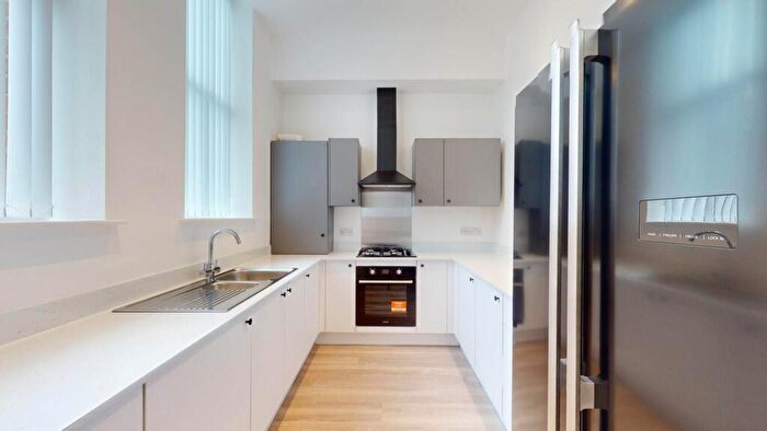 4 Bedroom Flat To Rent In Wilmslow Road, Withington, M20