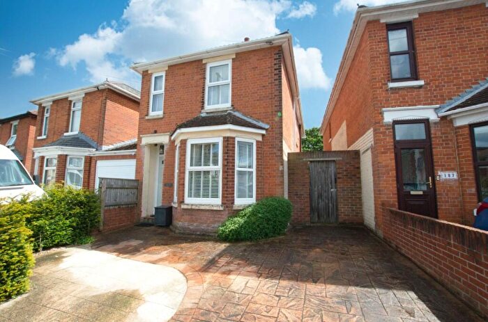4 Bedroom Detached House For Sale In Manor Farm Road, Bitterne Park, Hampshire, SO18