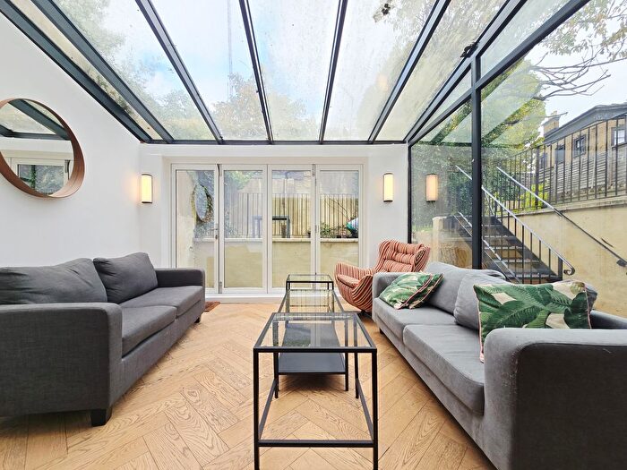 6 Bedroom Terraced House To Rent In Beacon Hill, London, N7