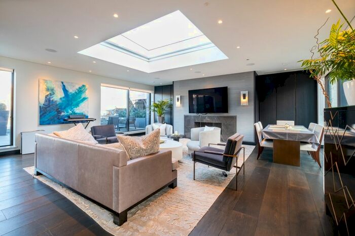 3 Bedroom Flat To Rent In Cheval Place, London, SW7