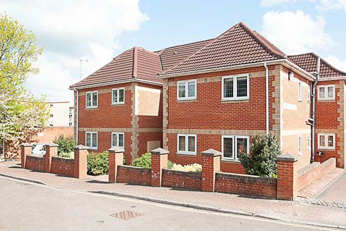 1 Bedroom Flat To Rent In Milton Road, Brentwood, Essex, CM14