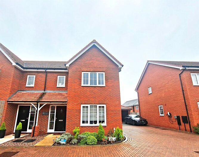 3 Bedroom Semi-Detached House For Sale In Banbury Drive, Hampton Water, Peterborough, PE7