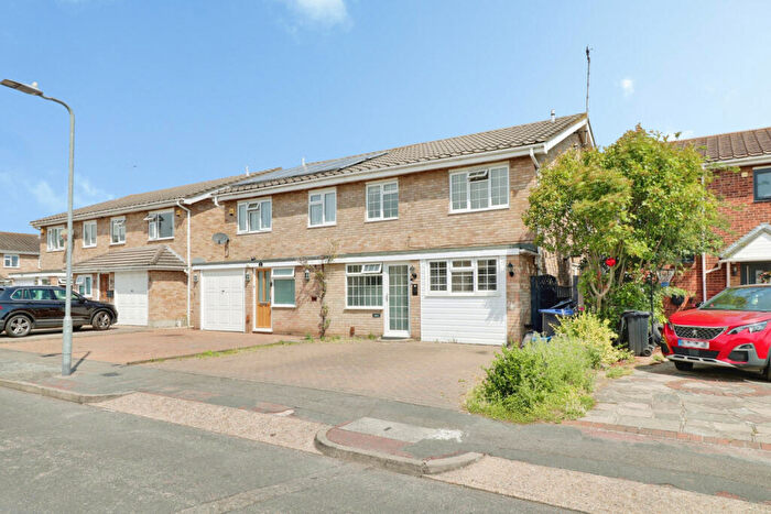 4 Bedroom Semi-Detached House To Rent In Rowan Walk, Leigh-on-sea, SS9