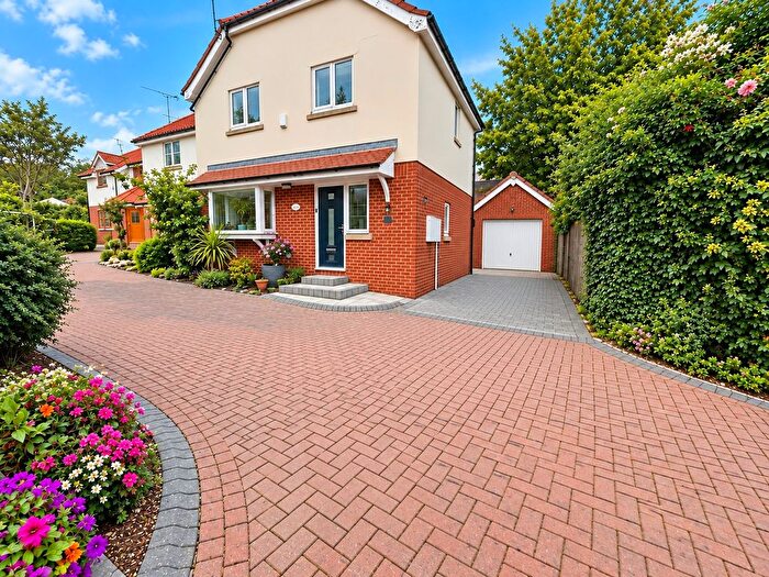 3 Bedroom Semi-Detached House For Sale In Spire View, Hessle, East Riding Of Yorkshire, HU13