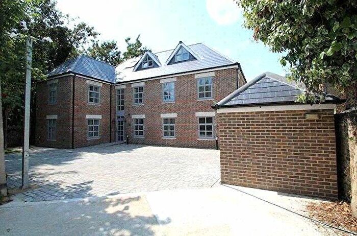 2 Bedroom Apartment To Rent In Grenaby Road, Croydon, CR0
