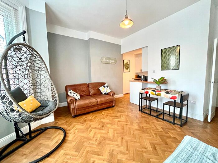 1 Bedroom Apartment To Rent In West Cliff Views - South, Bournemouth, BH2