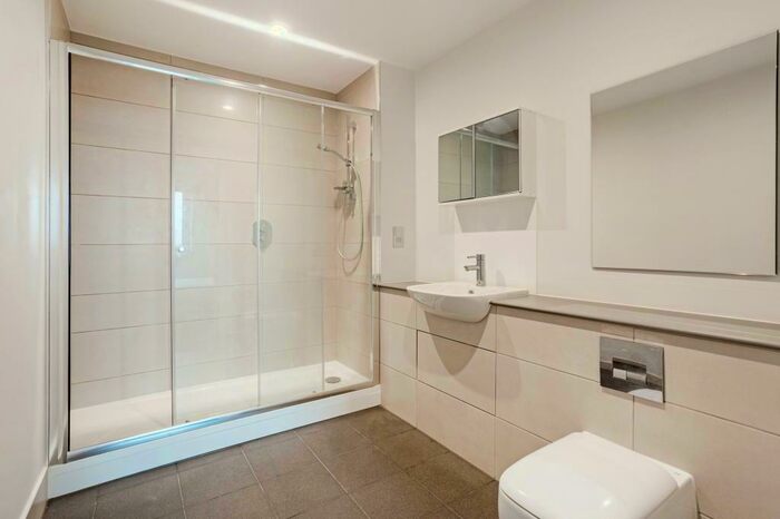 2 Bedroom Apartment To Rent In Apex Gardens, Seven Sisters London, N15