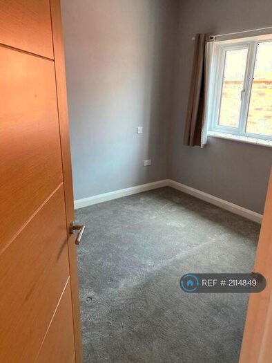 2 Bedroom Bungalow To Rent In Sherlodge Mews, Gillingham, ME8