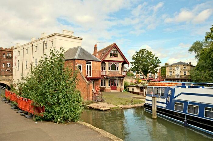 2 Bedroom Flat To Rent In Salter Brothers Yard, Folly Bridge, OX1