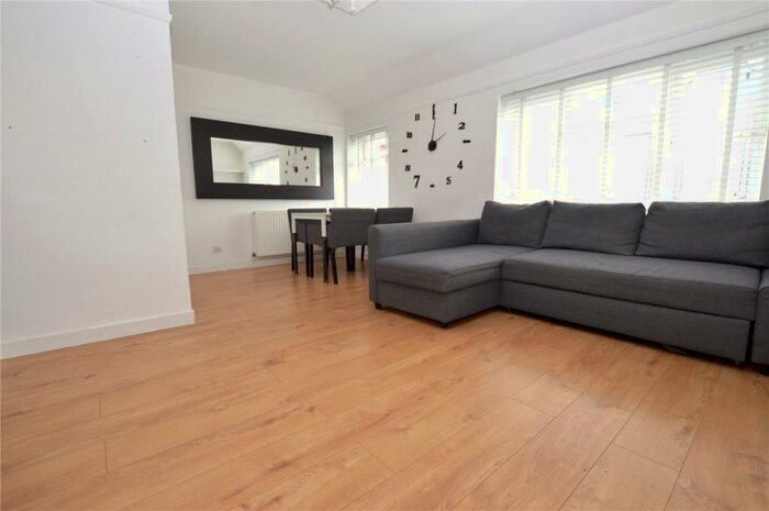 2 Bedroom Apartment To Rent In Moss Drive, Basildon, SS16