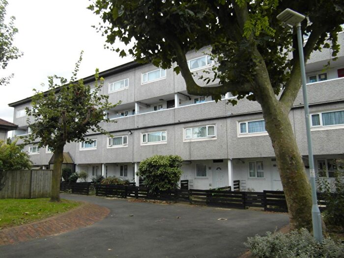 2 Bedroom Flat To Rent In Marmot Road, Hounslow, TW4