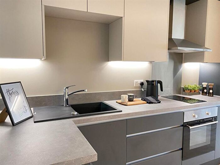 1 Bedroom Flat To Rent In Birmingham Road, West Bromwich, B70