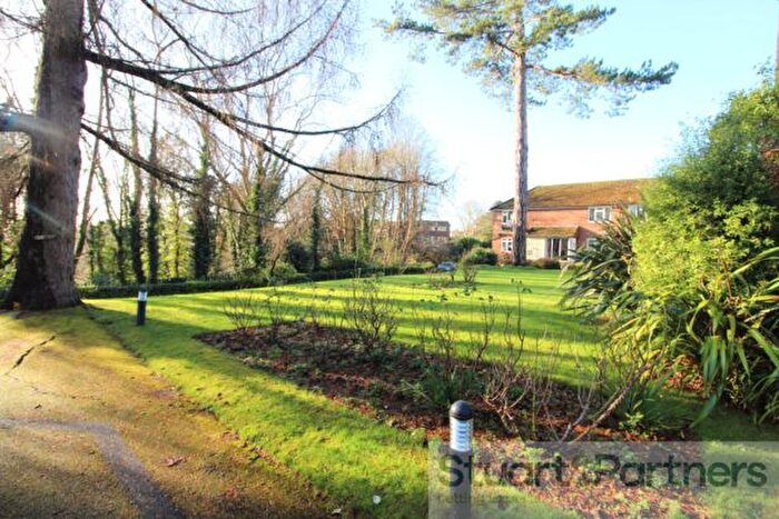 2 Bedroom Property To Rent In Muster Green, Haywards Heath, RH16