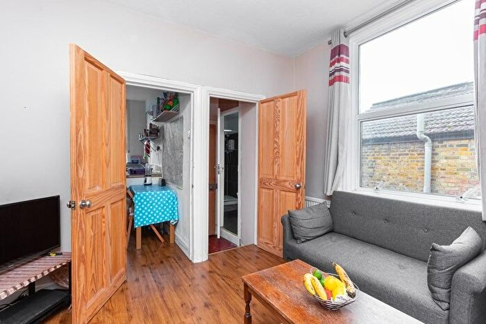 3 Bedroom Maisonette To Rent In Morley Road, London, E10