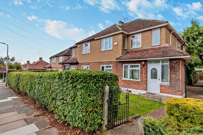 2 Bedroom Maisonette To Rent In Alandale Drive, Pinner, HA5