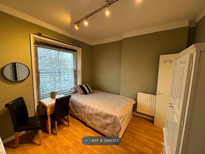 Studio To Rent In London, London, W2