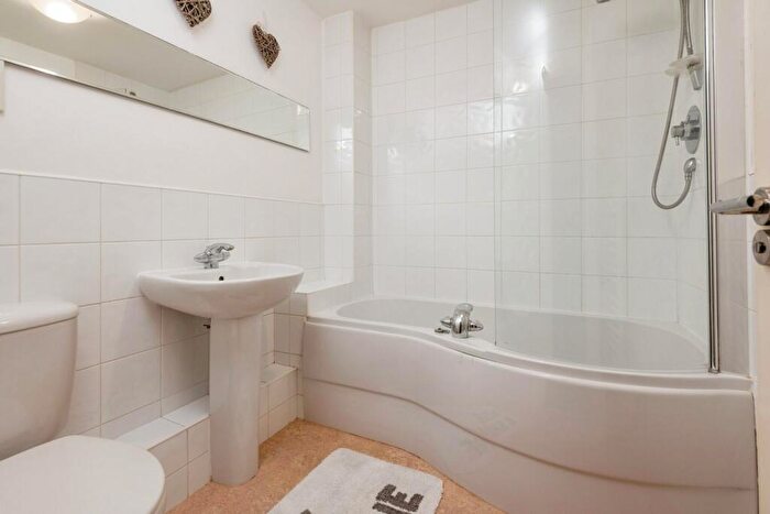 2 Bedroom Semi-Detached House For Sale In Gardeners Walk, Skelmanthorpe, Huddersfield, HD8