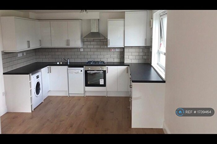 2 Bedroom Flat To Rent In Woodland Road, London, SE19