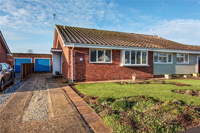2 Bedroom Bungalow For Sale In Wakefield Way, Bognor Regis, West Sussex, PO21