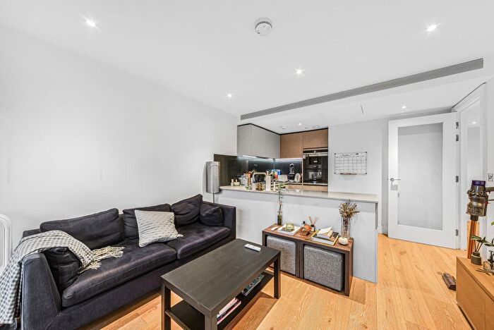 2 Bedroom Flat For Sale In Riverlight Quay, London, SW11