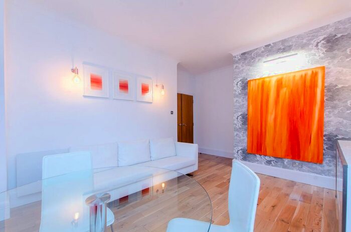 2 Bedroom Flat To Rent In Forum Magnum Square, Waterloo, London, SE1