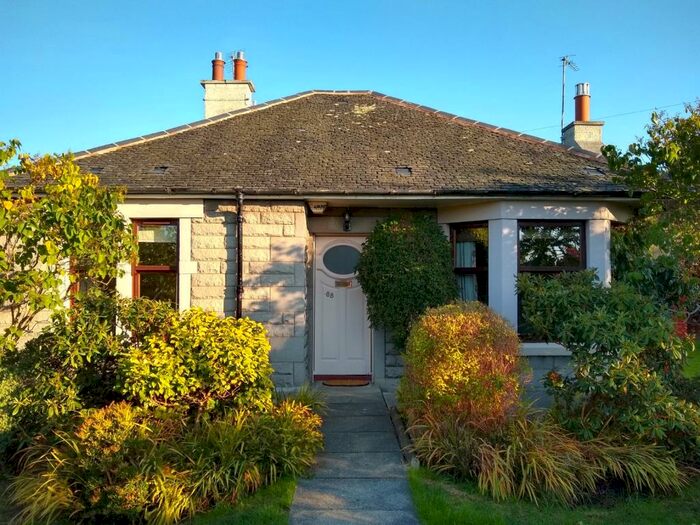 4 Bedroom Bungalow To Rent In March Road, Edinburgh, Midlothian, EH4