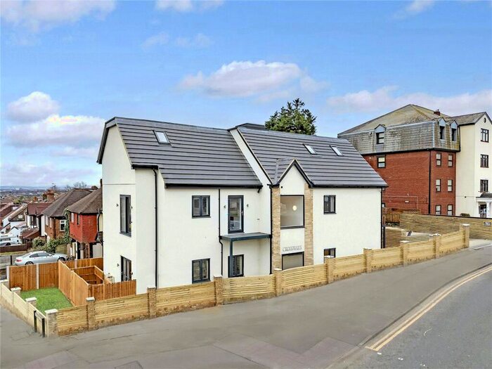 1 Bedroom Apartment To Rent In Manor Road, Chigwell, Essex, IG7