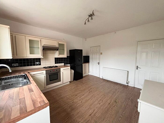 3 Bedroom Terraced House To Rent In Vicar Road, Rotherham, S63