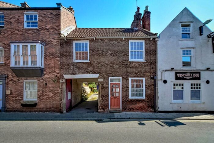 3 Bedroom Terraced House To Rent In Lairgate, Beverley, East Yorkshire, HU17