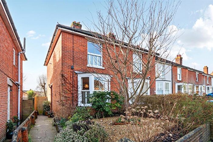 3 Bedroom Semi-Detached House For Sale In Southampton Hill, Titchfield Village, PO14