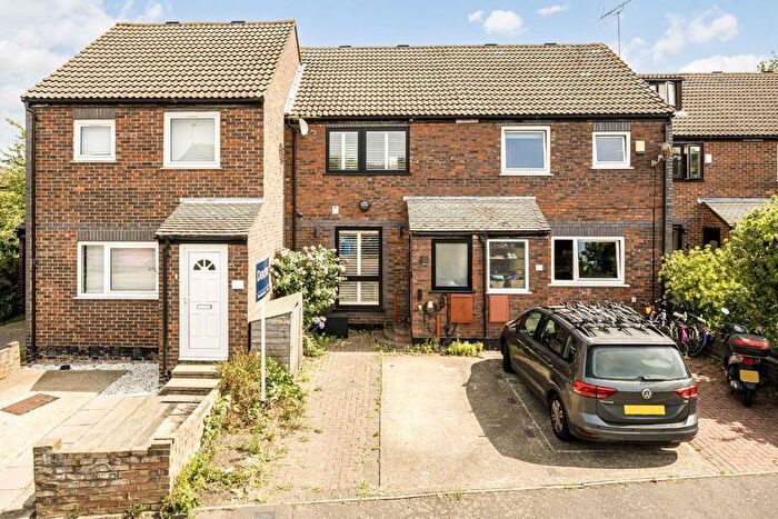 3 Bedroom Property For Sale In Shipwright Road, Rotherhithe, SE16