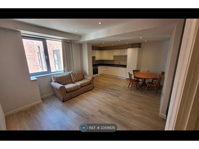 1 Bedroom Flat To Rent In Kings Court, Camberley, GU15