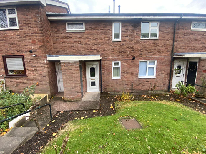 2 Bedroom Apartment To Rent In Barons Court, Failsworth, Manchester, M35