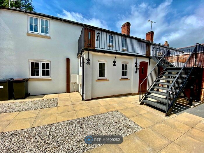 1 Bedroom Flat To Rent In Warwick Street, Daventry, NN11