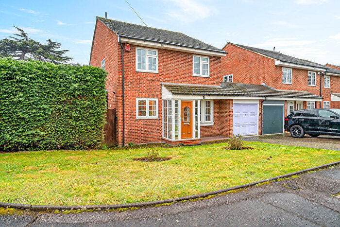 4 Bedroom Detached House For Sale In St. Michaels Close, Bickley, Bromley, BR1