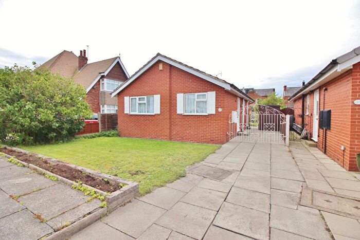2 Bedroom Bungalow To Rent In Clive Lodge, Southport, PR8