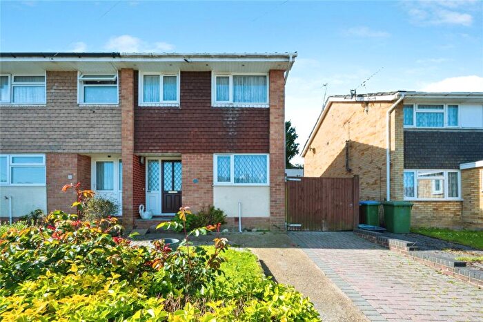 3 Bedroom Semi Detached House For Sale In Gorselands Road, Southampton, Hampshire, SO18