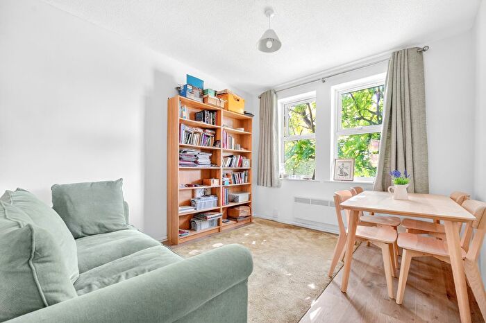 1 Bedroom Flat For Sale In , High Street Colliers Wood, London, SW19