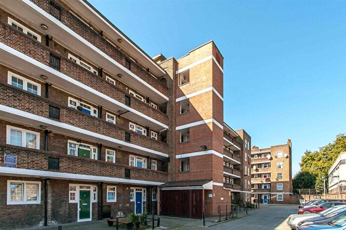 3 Bedroom Flat For Sale In Stamford Hill, Arran House Stamford Hill, N16
