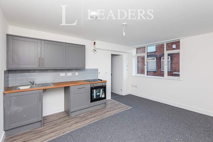 1 Bedroom Flat To Rent In South Street, Riddings, DE55